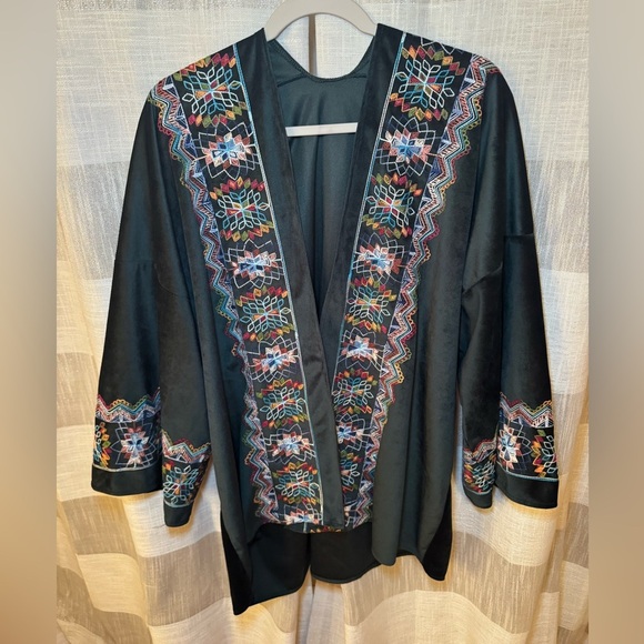 Jackets & Blazers - Dark Green Embroidered Velvet Kimono Jacket